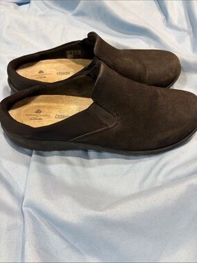 Clarks Women's Black Slip-On Mule Clogs